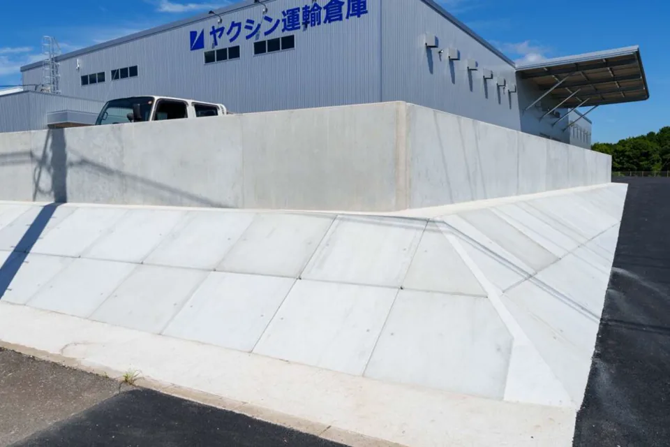 ヒルズブロックを使った法面