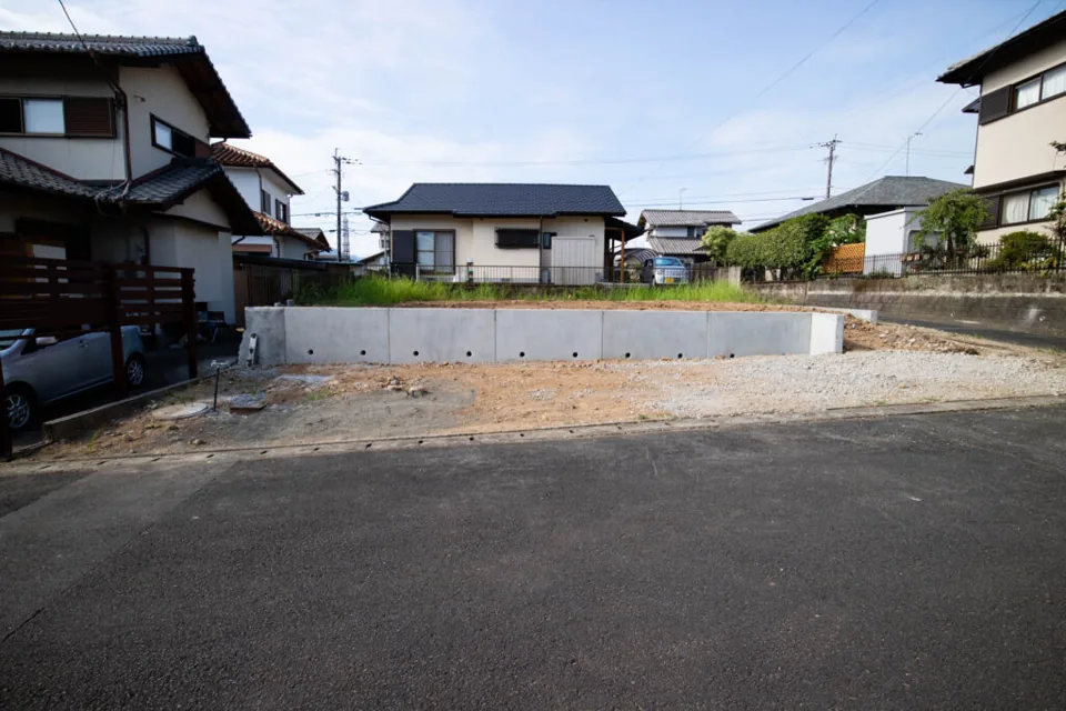 道路沿いに施工された土のねっこ