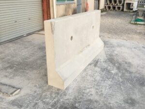 【9歳の娘に怒られて始めた製品開発】-倒れない塀(へい)