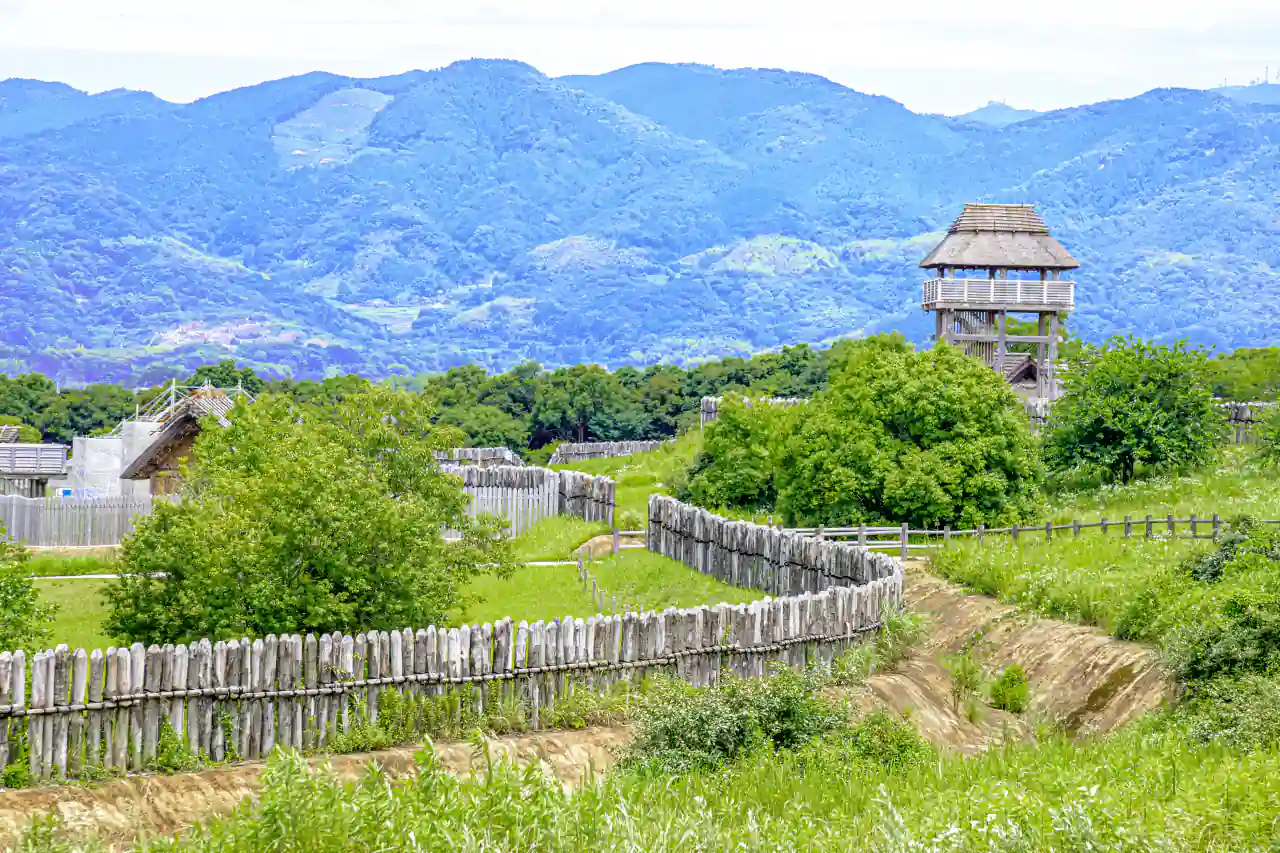 吉野ヶ里遺跡の環濠と塀