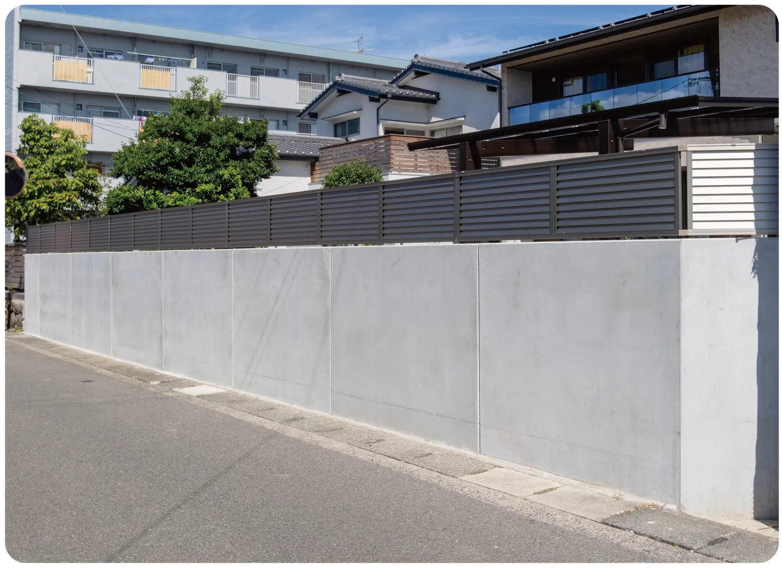 家と道路は紙一重