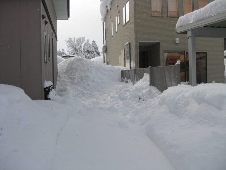 秋田県T様邸防雪塀工事