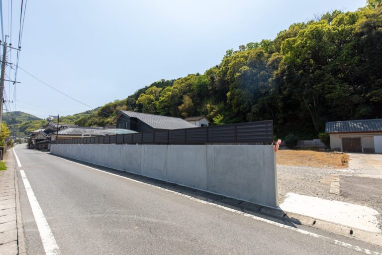 個人邸塀のねっこ設置工事