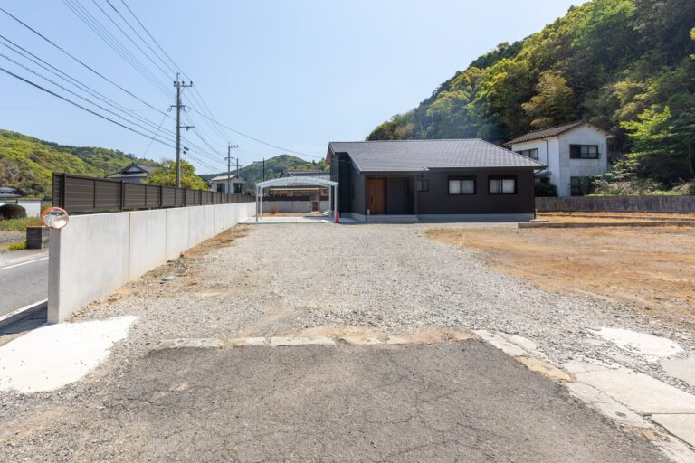 天草市の個人宅の塀のねっこ、宅地を囲む塀